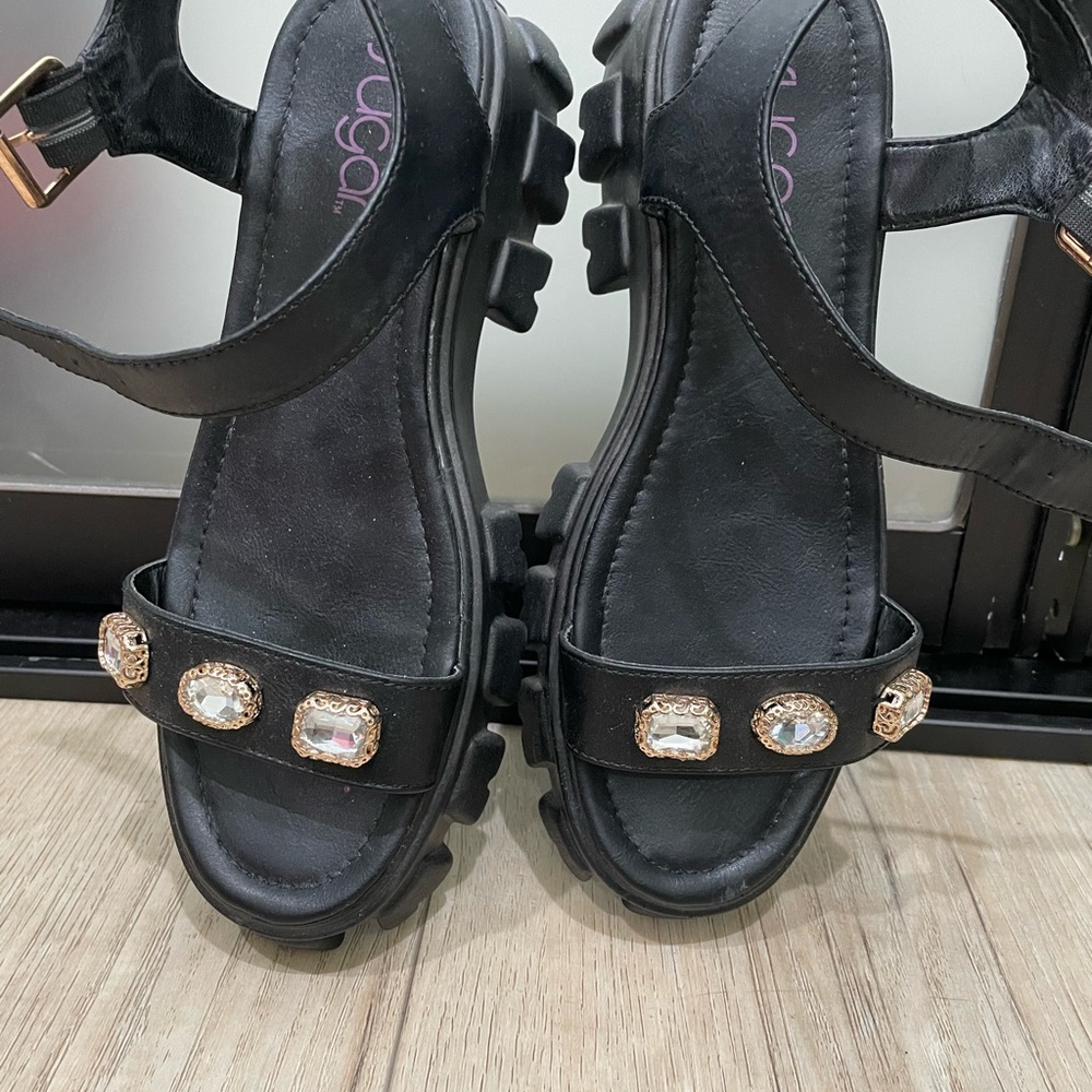 Platform Sandals - Picture 2 of 6
